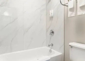 Quality Inn Grand Rapids South-Byron Center hotel thumbnail 7