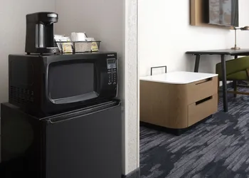 Fairfield Inn & Suites by Marriott Alexandria West/Mark Center hotel thumbnail 3
