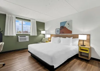 Spark by Hilton Portland Airport Maine Mall hotel thumbnail 6