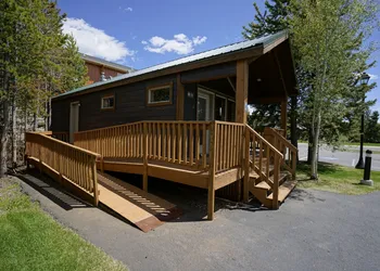 Explorer Cabins At Yellowstone hotel thumbnail 8
