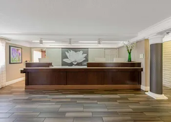 La Quinta Inn by Wyndham Miami Airport North hotel thumbnail 3
