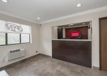 Red Roof Inn Bristol hotel thumbnail 2