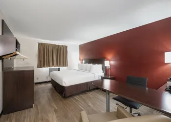 Red Roof Inn Bristol hotel thumbnail 7