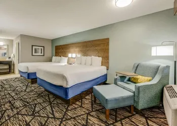 Clarion Pointe hotel thumbnail 6