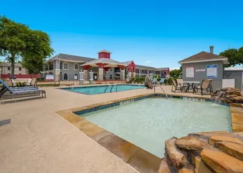 Clarion Pointe hotel thumbnail 7