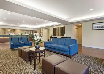 Comfort Inn & Suites Sea-Tac Airport hotel thumbnail 2
