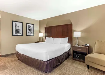 Comfort Inn & Suites Sea-Tac Airport hotel thumbnail 8