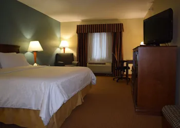 Wingate by Wyndham Newell hotel thumbnail 2
