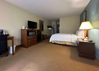 Wingate by Wyndham Newell hotel thumbnail 7