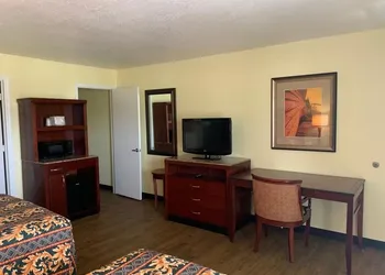 Inn On The Green hotel thumbnail 6