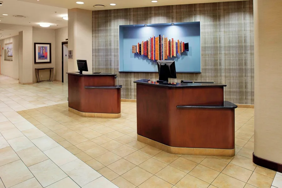 Courtyard by Marriott Hamilton hotel detail image 2