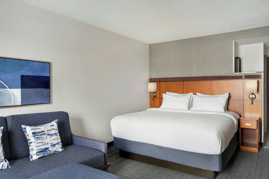 Courtyard by Marriott Hamilton hotel detail image 6