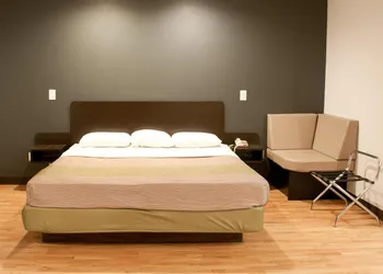 Studio 6 Portland, OR hotel thumbnail 7