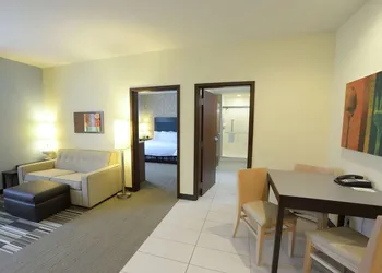 Home2Suites by Hilton Edmond hotel thumbnail 5