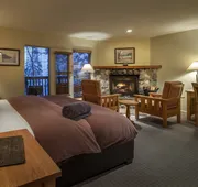 Emerald Lake Lodge hotel detail image 4