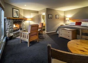 Emerald Lake Lodge hotel thumbnail 6