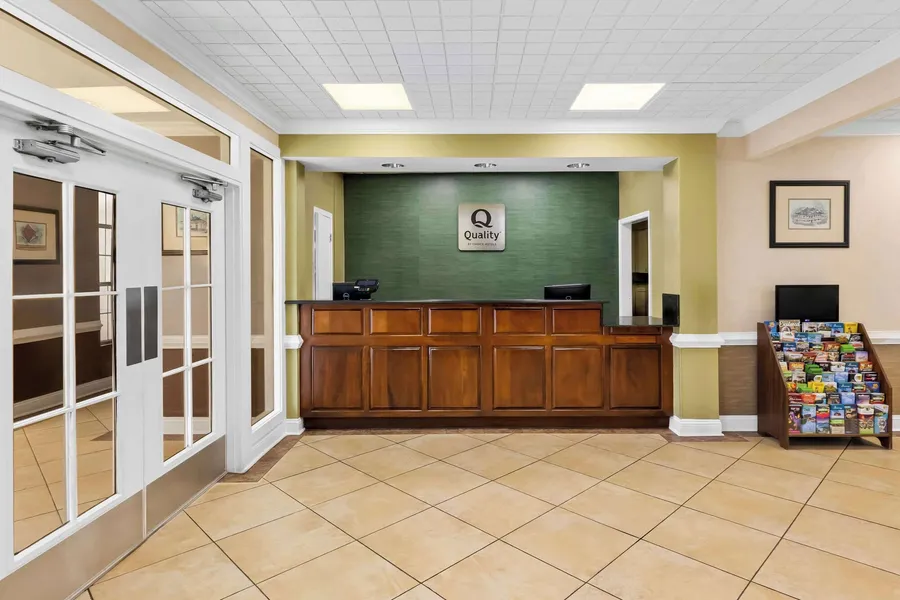 Quality Inn Fayetteville near Historic Downtown Square hotel detail image 2