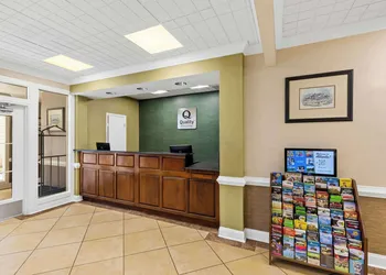 Quality Inn Fayetteville near Historic Downtown Square hotel thumbnail 3