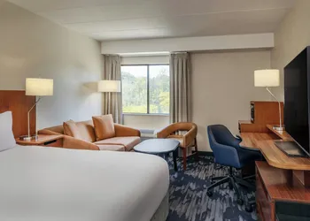 Fairfield Inn by Marriott Portsmouth-Seacoast hotel thumbnail 7