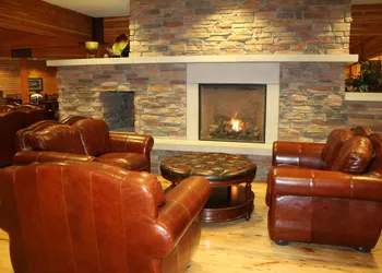 Norfolk Lodge & Suites, an Ascend Collection Hotel hotel thumbnail 2