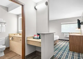 AmericInn by Wyndham Beloit hotel thumbnail 6