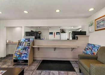 Americas Best Value Inn Lincoln hotel thumbnail 3