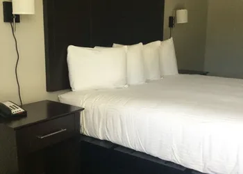 America's Best Inn hotel thumbnail 8