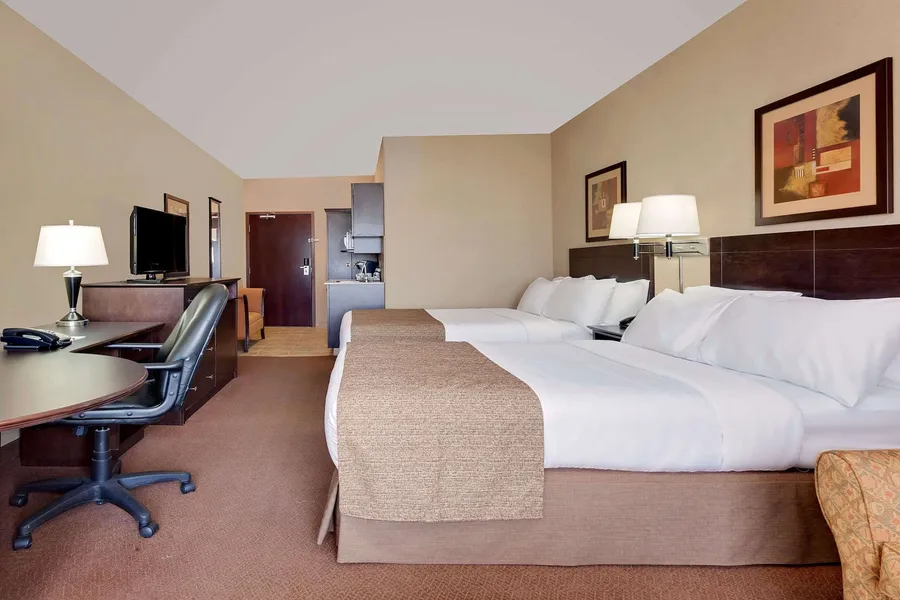 Ramada by Wyndham Stettler hotel detail image 6