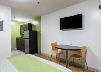 Studio 6 Extended Stay - Savannah, GA hotel thumbnail 5