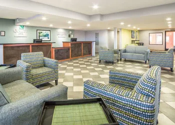 Quality Inn Needles hotel thumbnail 3