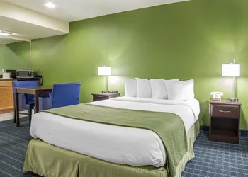 Quality Inn Needles hotel thumbnail 5