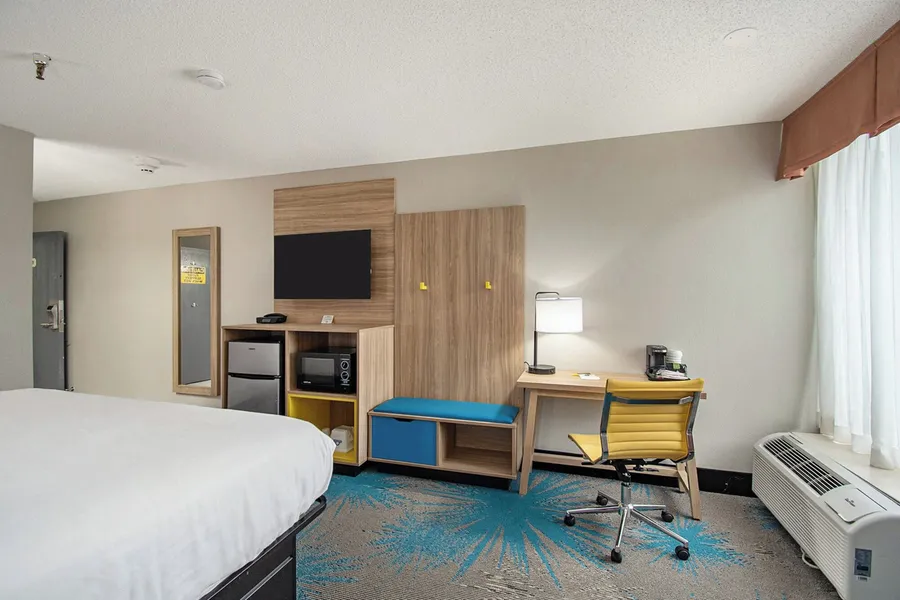 Days Inn & Suites by Wyndham Mt Pleasant hotel detail image 6
