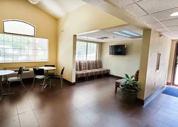 Travelodge by Wyndham Arlington/Dallas Area hotel thumbnail 2