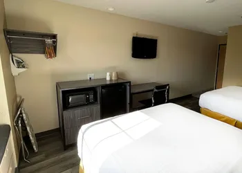 Travelodge by Wyndham Arlington/Dallas Area hotel thumbnail 3
