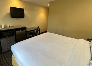 Travelodge by Wyndham Arlington/Dallas Area hotel thumbnail 6