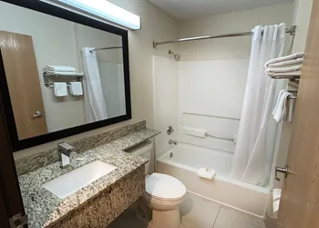 Travelodge by Wyndham Arlington/Dallas Area hotel thumbnail 8