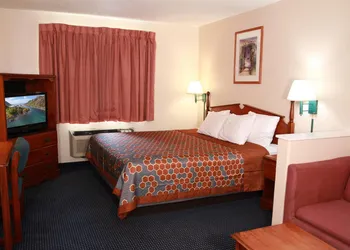 Travelodge by Wyndham Guymon hotel thumbnail 6