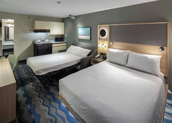 Accent Inns Kelowna hotel thumbnail 6