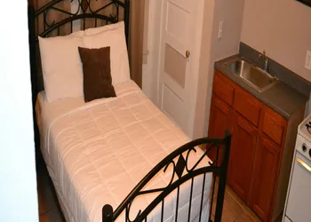 Monterey Inn Hotel hotel thumbnail 5