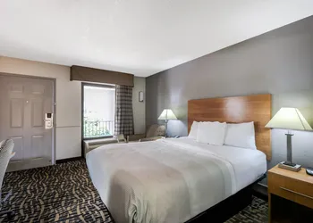 Quality Inn Bowling Green South hotel thumbnail 8