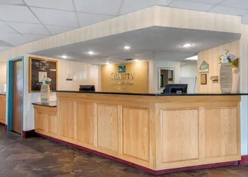 Quality Inn & Suites Mansfield hotel thumbnail 2