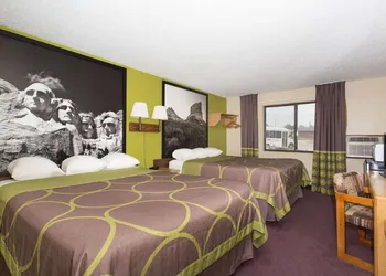 Super 8 by Wyndham Chadron NE hotel thumbnail 7