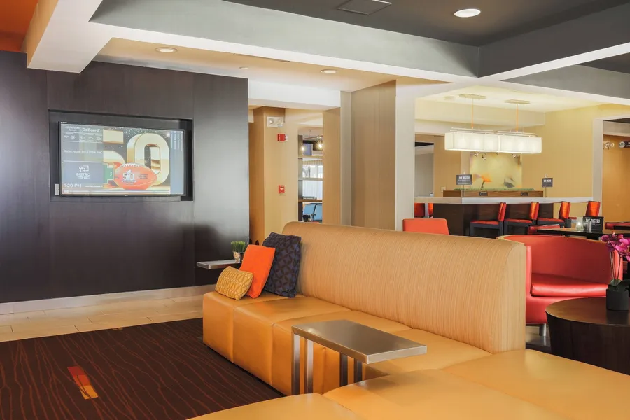 Courtyard Flint by Marriott hotel detail image 2