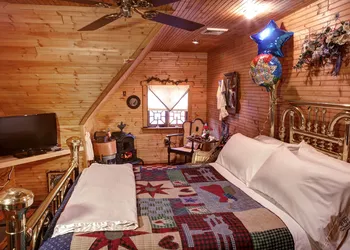 The Queen, A Victorian Bed & Breakfast hotel thumbnail 4