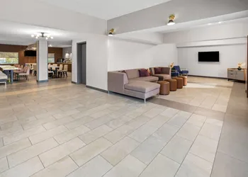 Wingate by Wyndham Pittsburgh/New Stanton hotel thumbnail 4