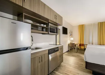 MainStay Suites Joliet I-80 hotel thumbnail 4