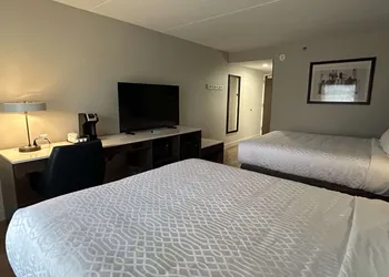 Best Western Plus Meadowlands hotel thumbnail 8