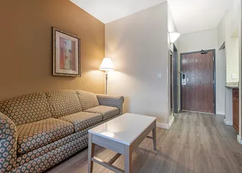 Quality Inn Bemidji hotel thumbnail 5