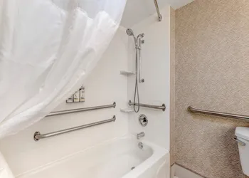Holiday Inn Express Chicago-Downers Grove by IHG hotel thumbnail 6
