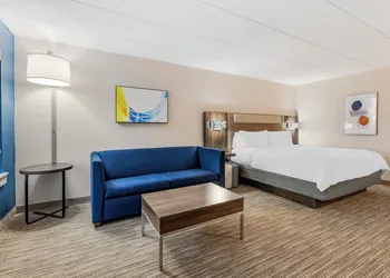 Holiday Inn Express Chicago-Downers Grove by IHG hotel thumbnail 7